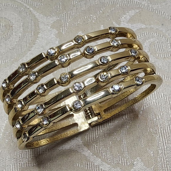 VINTAGE 80S GOLD TONE RHINESTONE HINGED CUFF BRACELET STATEMENT ARCHITECTURAL - Picture 6 of 12